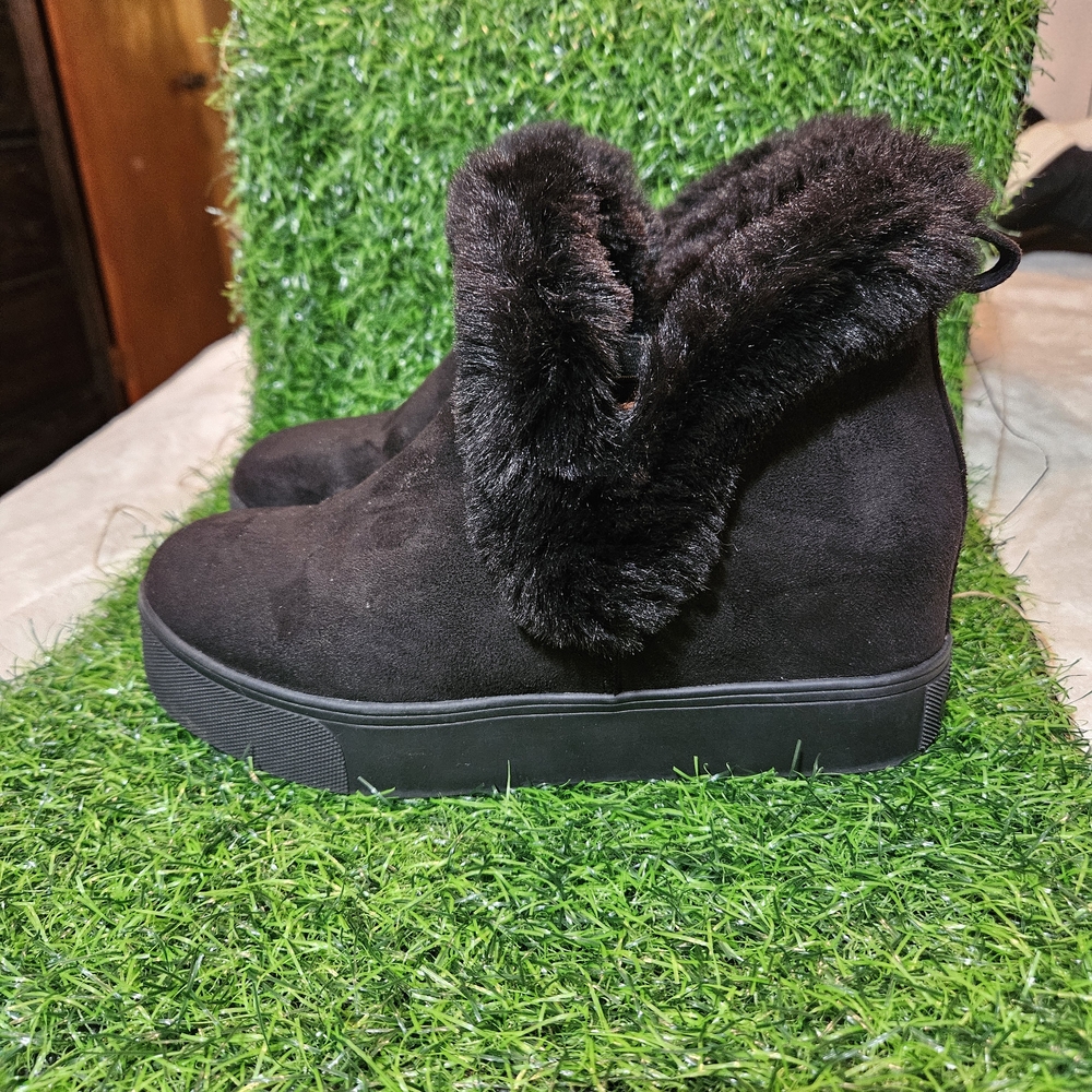 J/SLIDES Stella Microsuede & Faux Fur-Trim Sneaker Boots size 7m